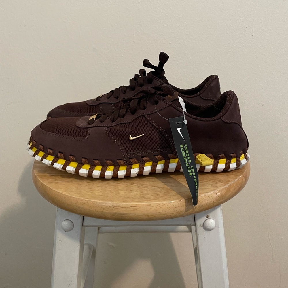 Jacquemus x Nike 
J Force 1